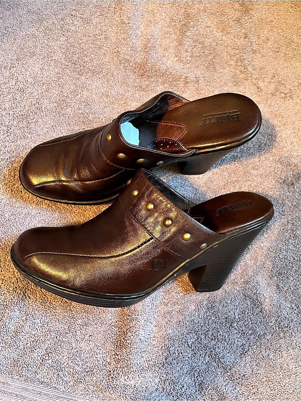 NWOT Børn women’s Brown Embellished Leather Heeled Mules Size US 8